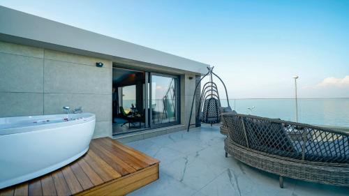 Double Room with Balcony and Sea View