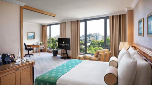 Junior King Suite with City View