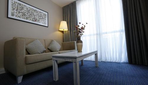 Large Triple Room with Three Single Beds - Non-Smoking