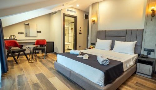 Deluxe Double Room with Balcony