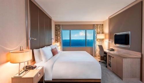 Executive King Room with Sea View and Club Lounge Access
