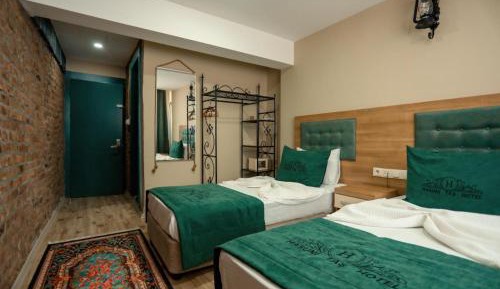 Twin Room with City View