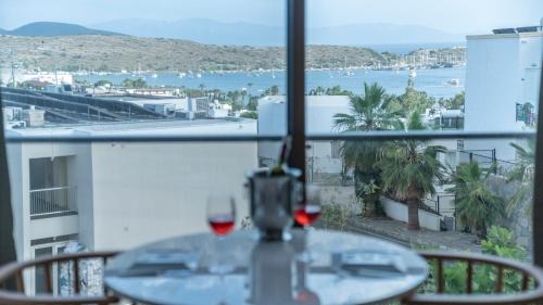 Double Room with Balcony and Sea View