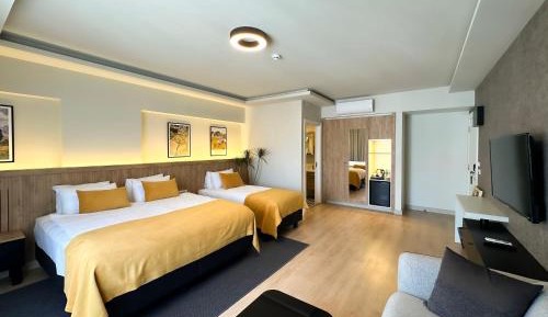 Grand Deluxe Triple Room