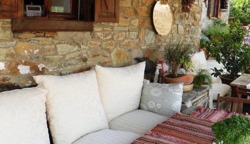 Two-Bedroom Olive Cottage with Village View
