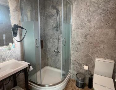 Deluxe Double Room with Side Sea View