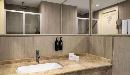 Junior King Suite with Sea View