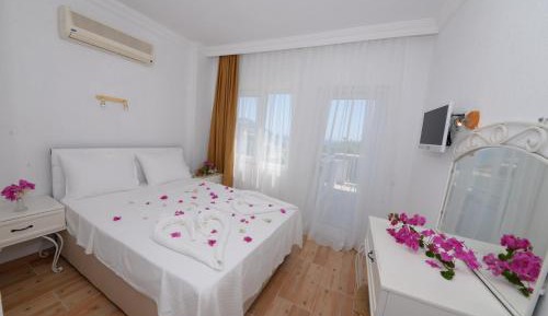 Double Room with Balcony and Sea View