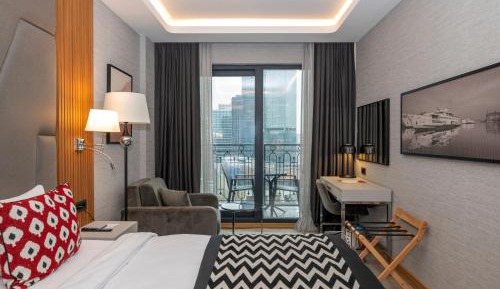 Deluxe Triple Room with Balcony