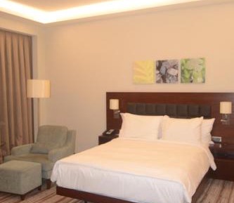 Queen Room - Accessible