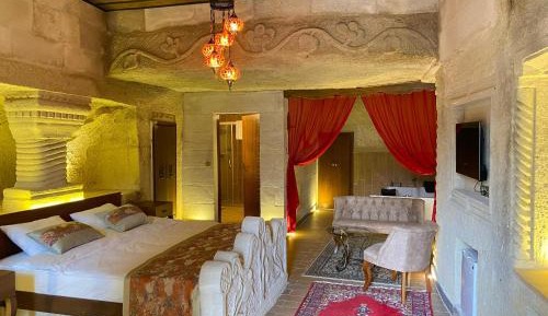 Deluxe King Suite