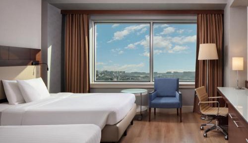 Two-Bedroom Suite with Kitchen and Sofa Bed
