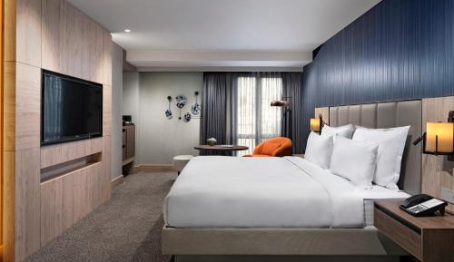 Standard King Room