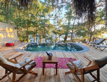 Suite with Private Pool