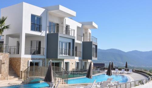 Suite with Pool View