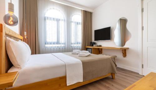 Deluxe King Room