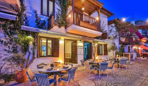 Honeymoon Room with Balcony and Sea View