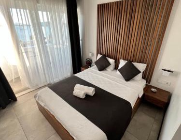 Deluxe Double Room with Balcony and Sea View