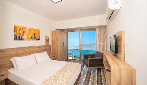 Double Room with Balcony and Sea View