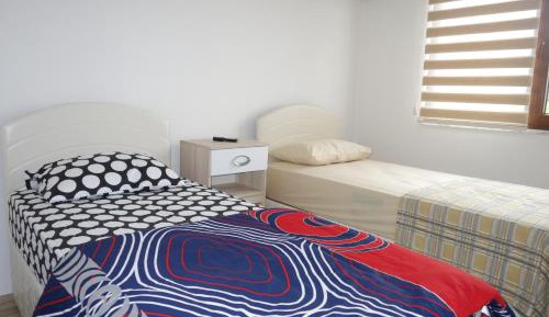 3 Bedroom Apartment with Garden View