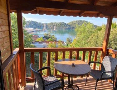 Deluxe Double Room with Balcony and Sea View