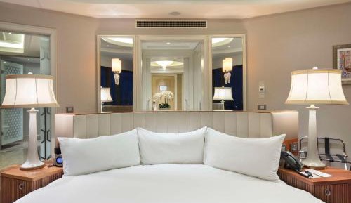One Bedroom Ottoman Suite