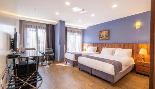 Deluxe Family Room