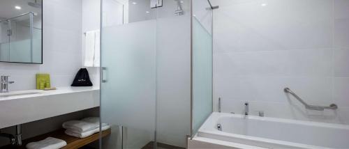 One-Bedroom King Suite