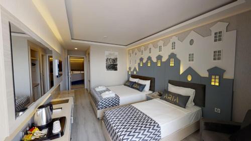 Double Room with Balcony and Sea View