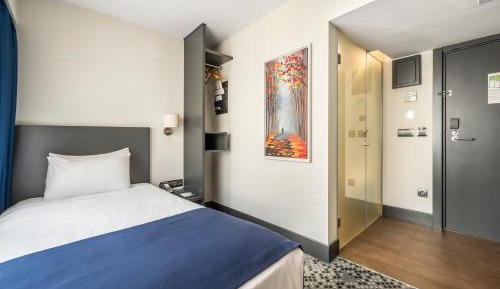 Compact Single Room