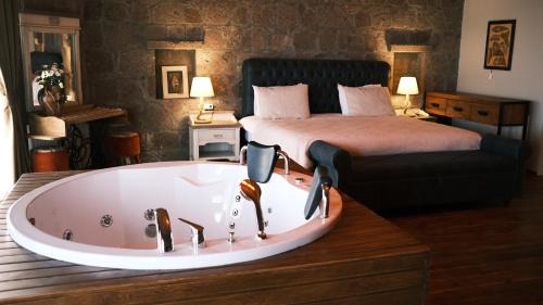 Studio with Spa Bath