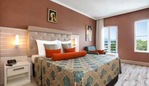 Triple Land View Room
