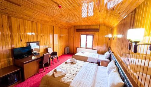 Suite with Mountain View