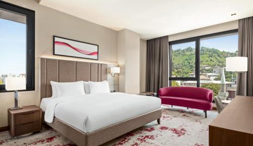 Suite with Mountain View