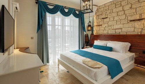 King Room with Pool View