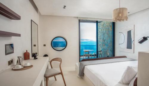 Deluxe Double Room with Balcony and Sea View