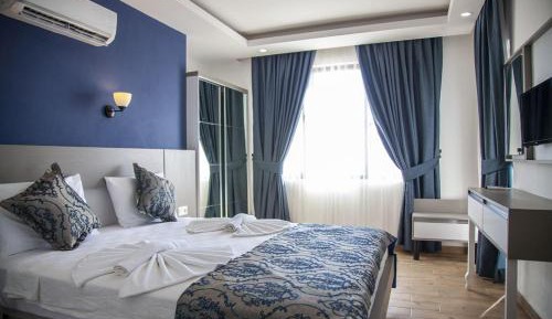 Standard Triple Room with Sea View