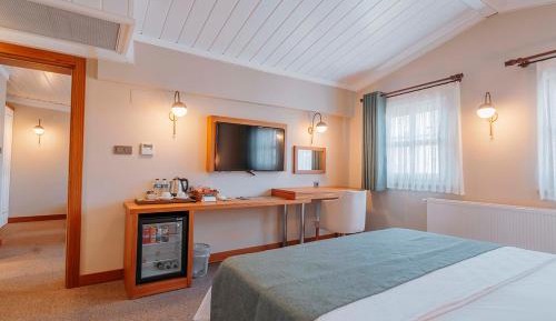 Superior King Suite