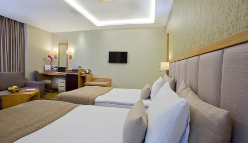 Two Connecting Family  Rooms