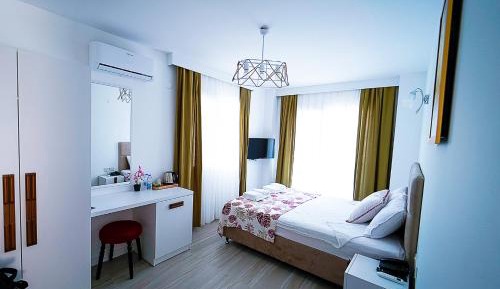 Deluxe Double Room with Balcony and Sea View