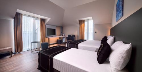 Standard King Room
