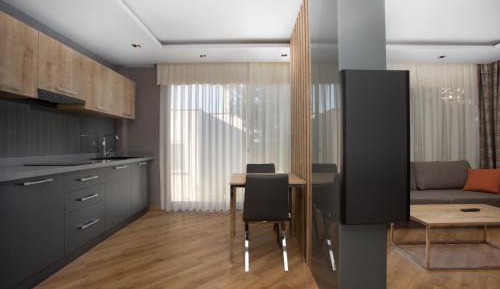 Grand Deluxe Suite
