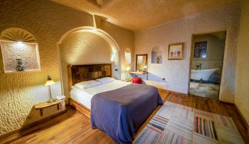 Suite with Mountain View