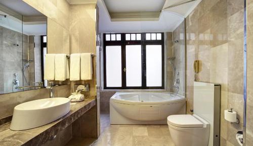 Family Suite Two Bedroom with Jacuzzi