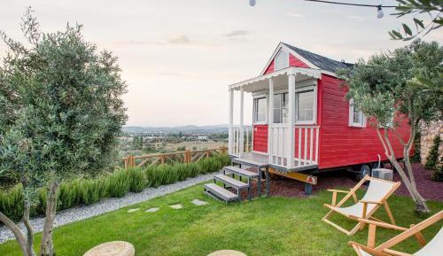 Bungalow with Garden View