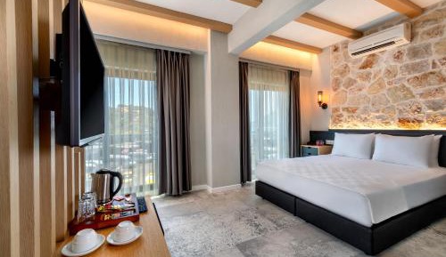 Double Room with Balcony and Sea View