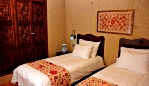 Junior Cave Room
