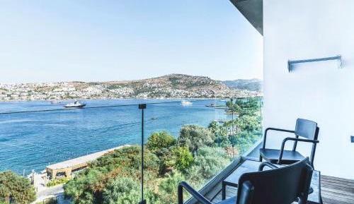 Deluxe Sea View Room with Balcony