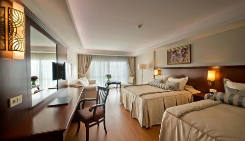 Deluxe Room with partial sea view