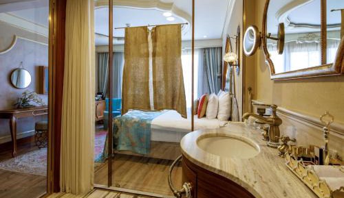 Deluxe Double Room with Terrace